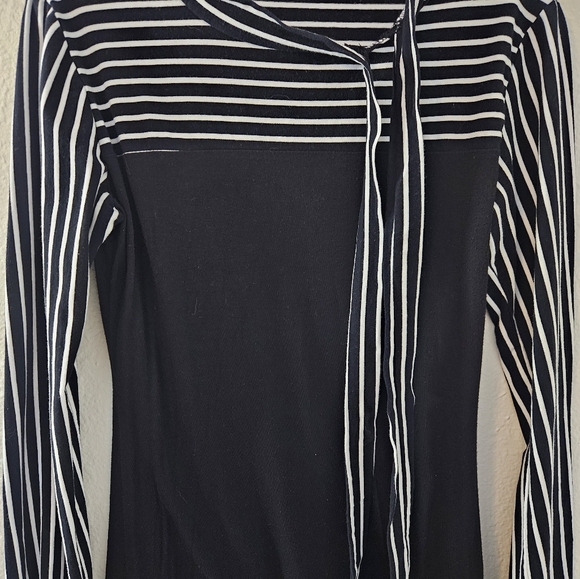 Women's Longsleeve Pullover Black & White Top by Zeagoo. Size M, 100% polyester. - Picture 5 of 10